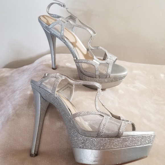 Gianni Bini Shoes - GIANNI BINI SILVER STRAPPY SANDALS ( HIGH HEELS).